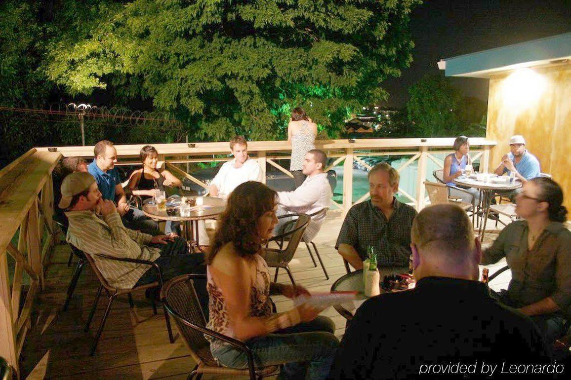 Tradewinds Hotel San Fernando Restaurante foto